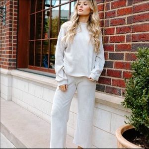 Kittenish Lena Set in GRAY